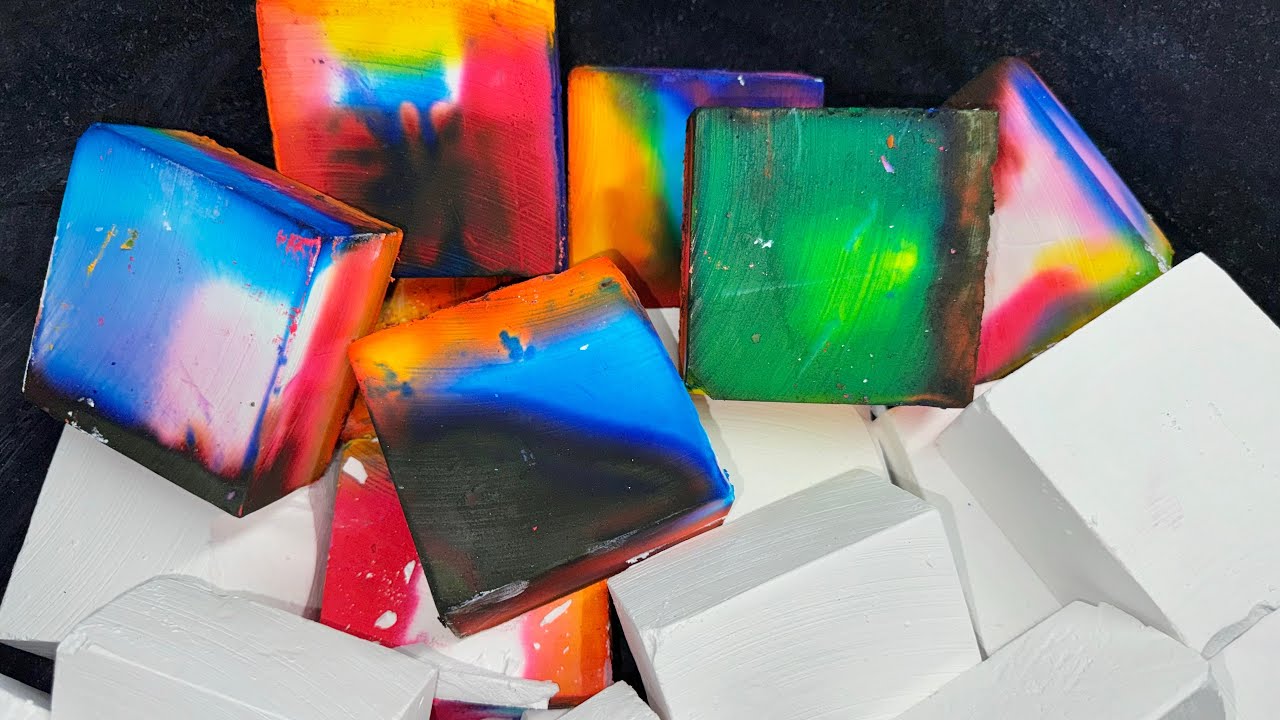Multi-randomly Dyed Chalk with some Fresh Blocks