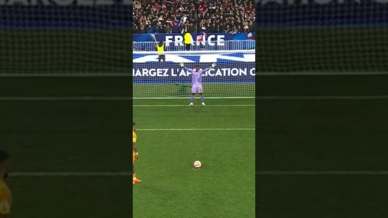 Magnifique arr&ecirc;t de mike maignan #football #maignan #arr&ecirc;t