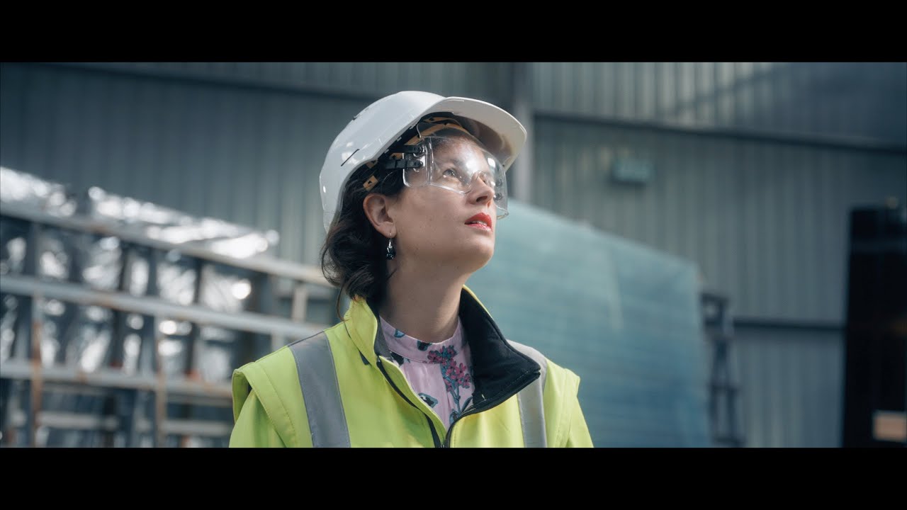 Portrait de collaborateur (Juliette) - Saint-Gobain / DTI