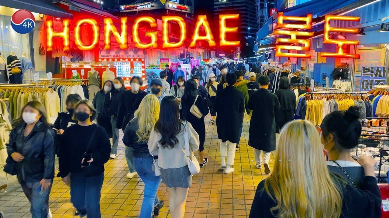 [4K] Seoul Walk - HONGDAE on a Chilly Autumn , 5℃(41℉) Saturday Night Walk, Yeonnam-dong cafe alley.