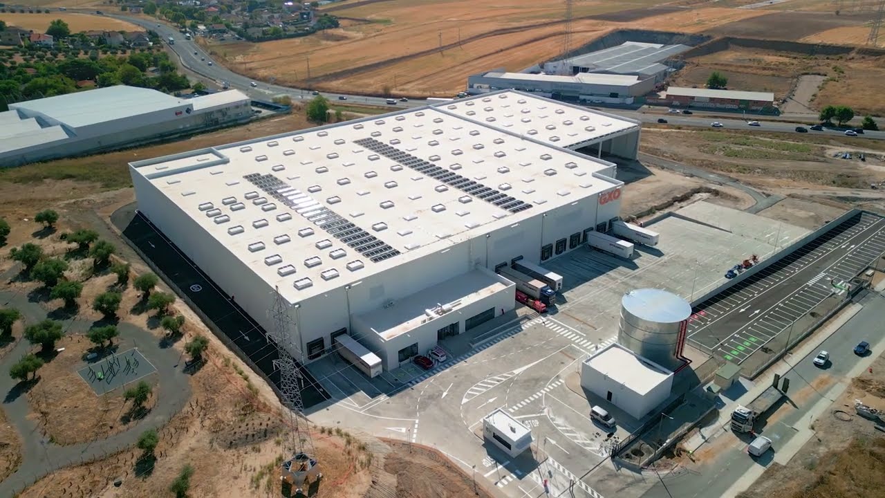 Dron sobrevolando la futura nave de Illescas M6. Octubre 2025