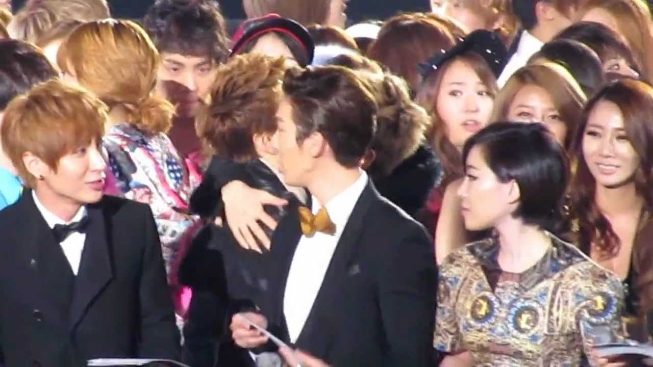 [Fancam] 111231 MBC 가요대제전 Sungmin - Happy 27th SungMin