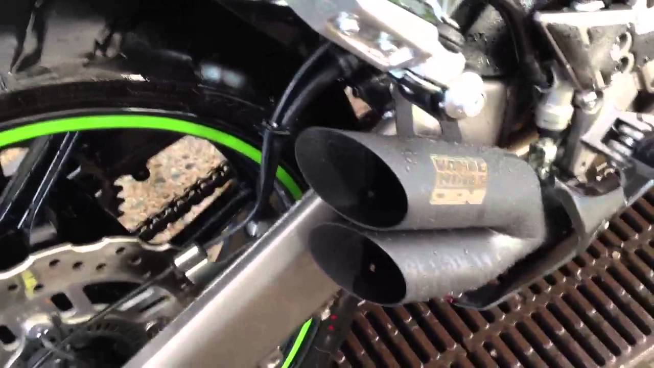 Kawasaki ninja 1000 with vance and hines exhaust