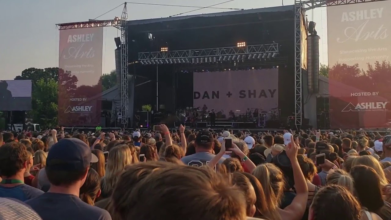 Dan & Shay - Tequila (Live)