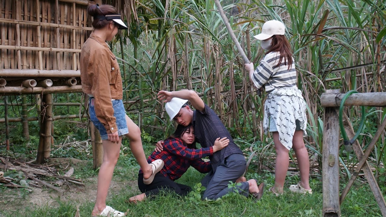 Mr. Chung,,Rescues 17-year-old Orphan Girl from Threats of Spa Girl