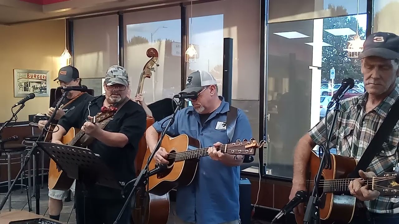Hardee's Thursday night music (10-23-2025)