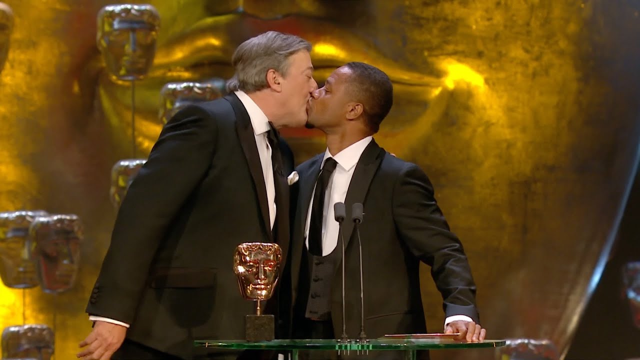 Cuba Gooding Jr and Stephen Fry kiss - The British Academy Film Awards 2015 - BBC