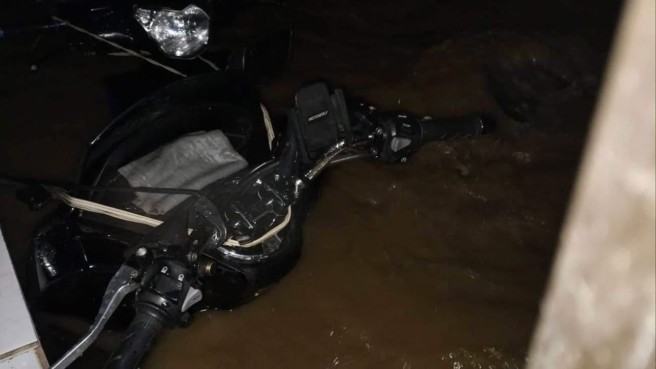 Nalubog sa baha HONDA PCX