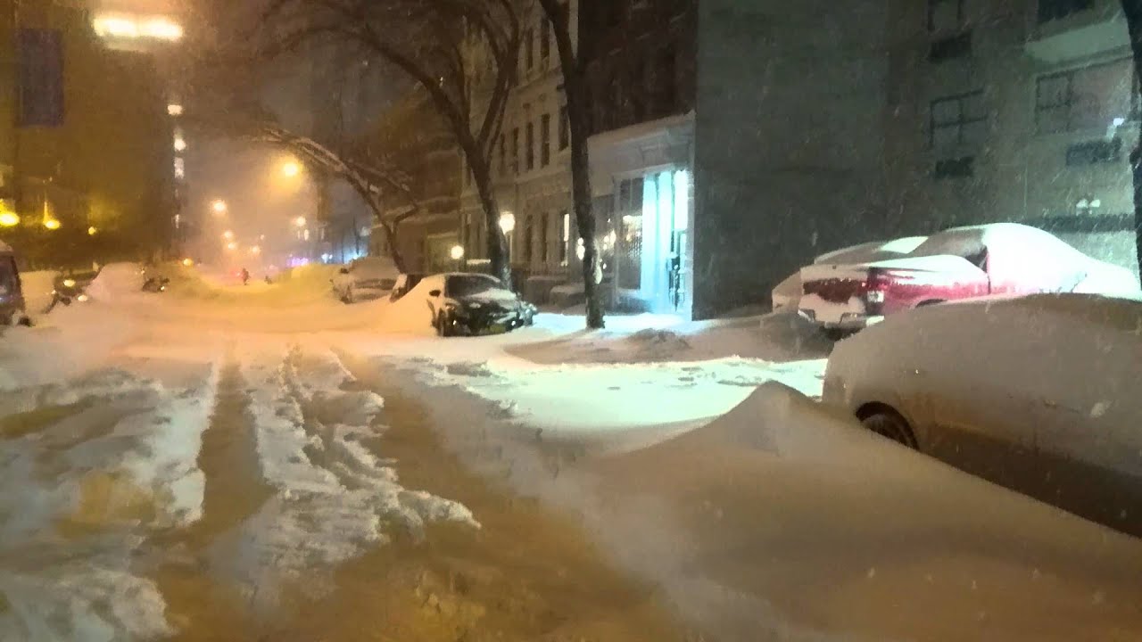 Snow Storm Blizzard 2016 New York City ( NYC) Glimpse of Manhattan Upper East Side