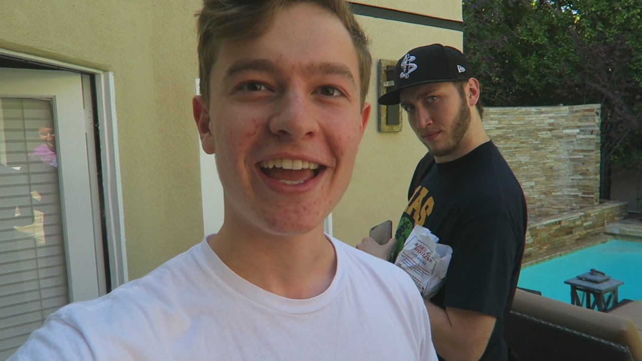 LOOK WHO'S HERE!!