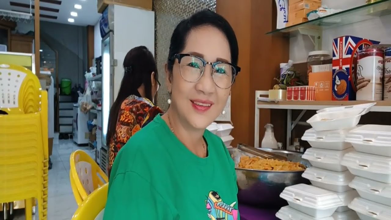 Hội Bà 8 Vlog đang phát trực tiếp!