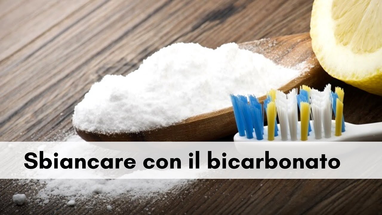 Sbiancare i denti con il bicarbonato