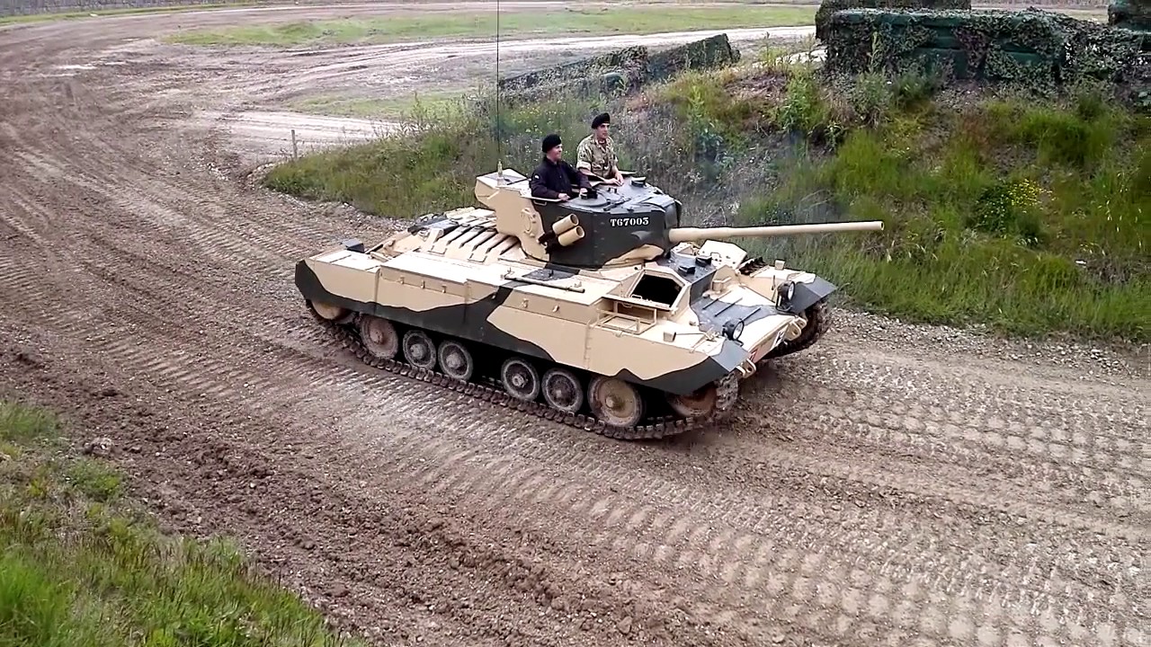 Historic Armour - Matilda 1 & Valentine IX Mark 3 - British WW Infantry Tanks - Tankfest 2016