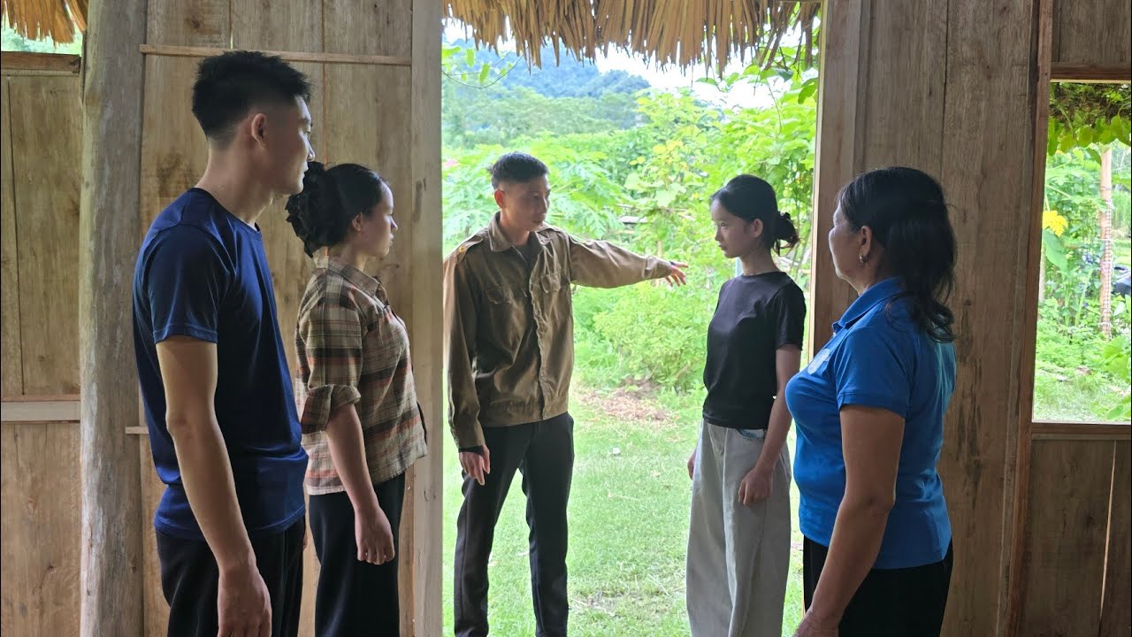 Officer Tien called his colleagues to ask his mother and the scheming girl to leave his house.