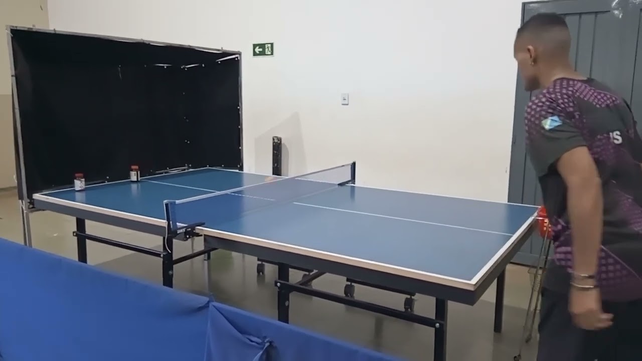 Treino de saque variados com efeito para baixo e lateral 