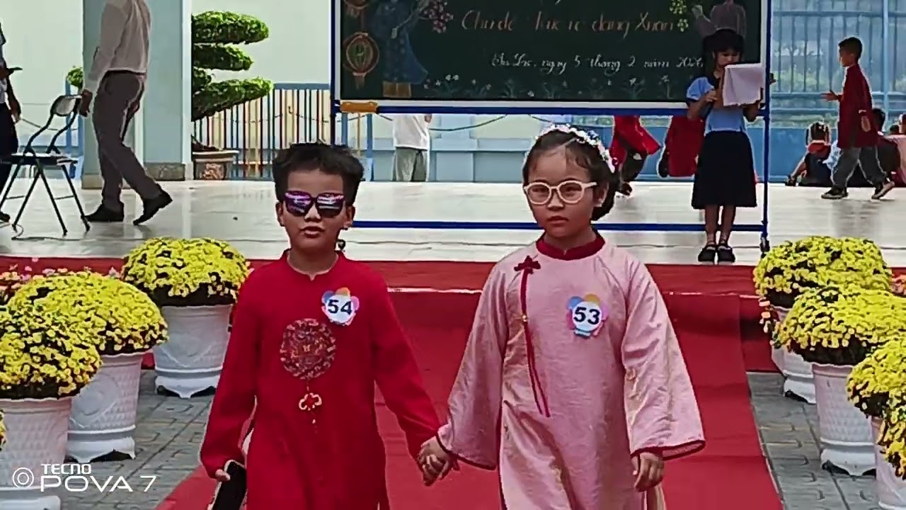 Thời trang tết trẻ em