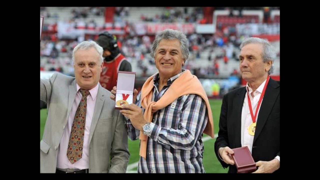Homenaje a Roberto Perfumo