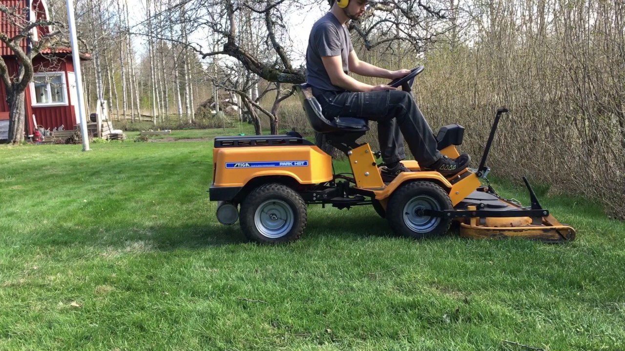 Stiga Park 12 HST 1988 with 100m cutting deck mowing the lawn