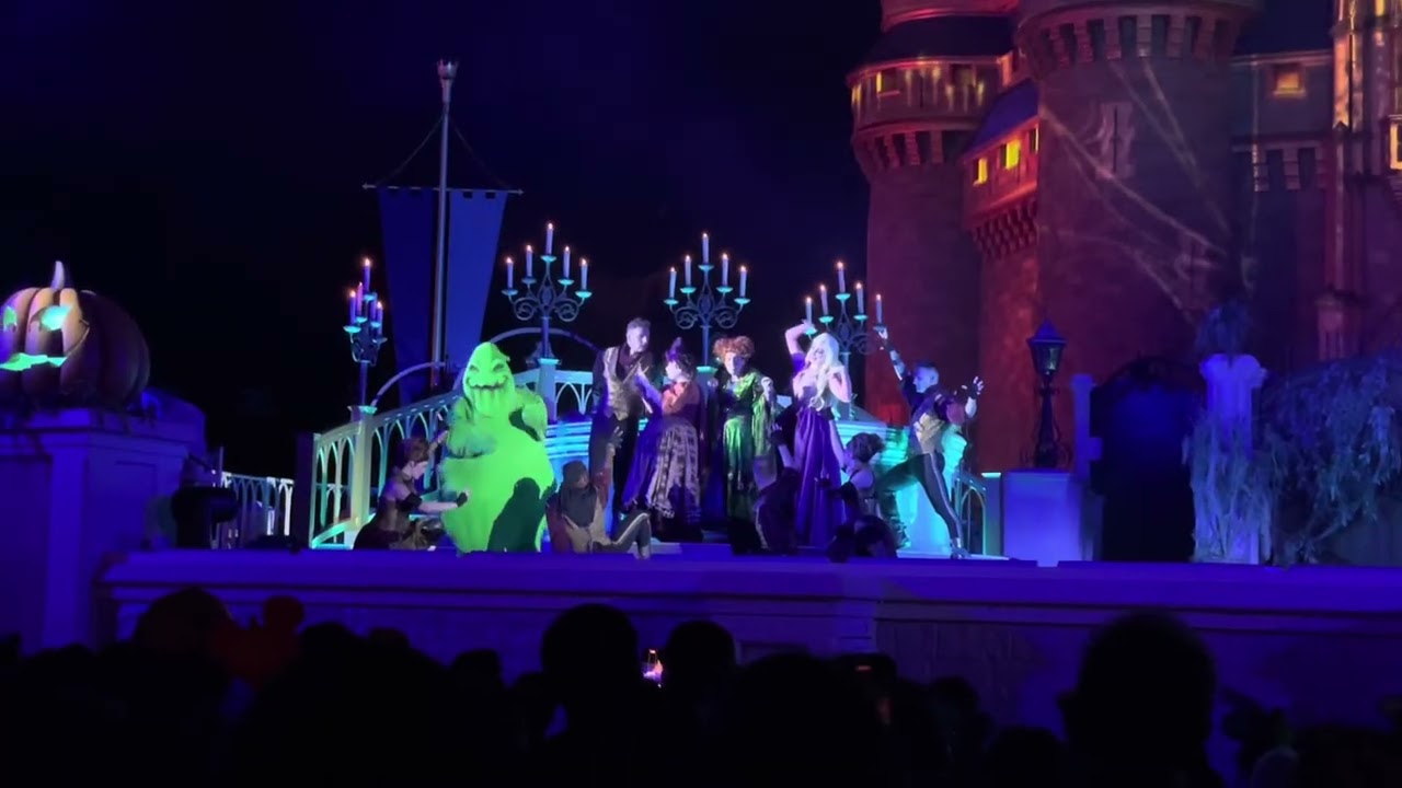 Disney’s Hocus Pocus Villain Spelltacular 2025