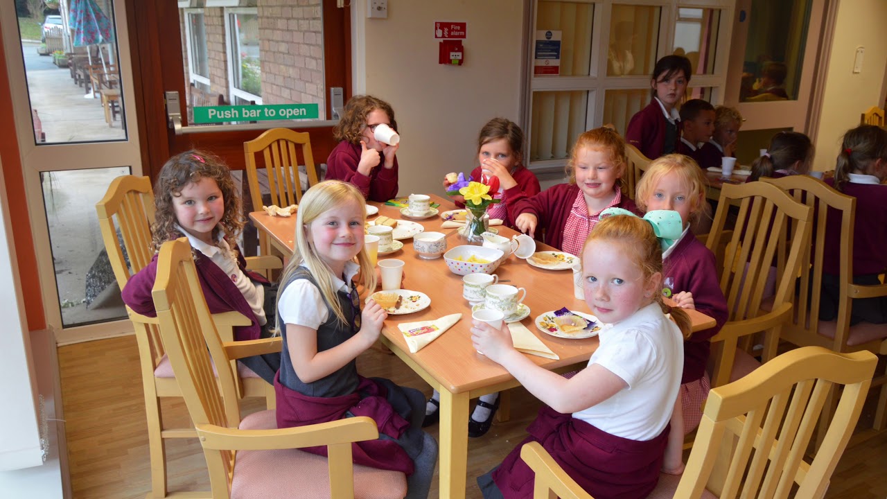 Prosiect Pontio'r Cenhedlaethau Llys Awelon a Ysgol Pen Barras, Rhuthun
