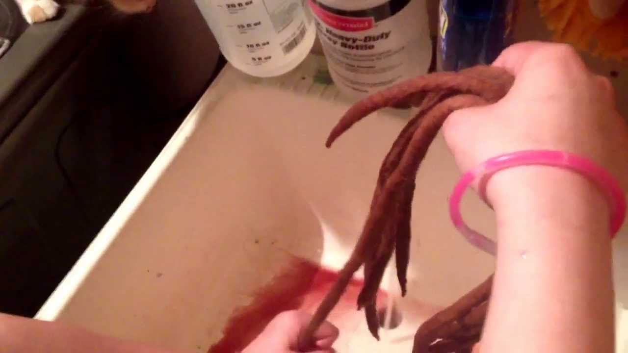 Dying wool dreads (rit dye) and sorry for audio cutouts