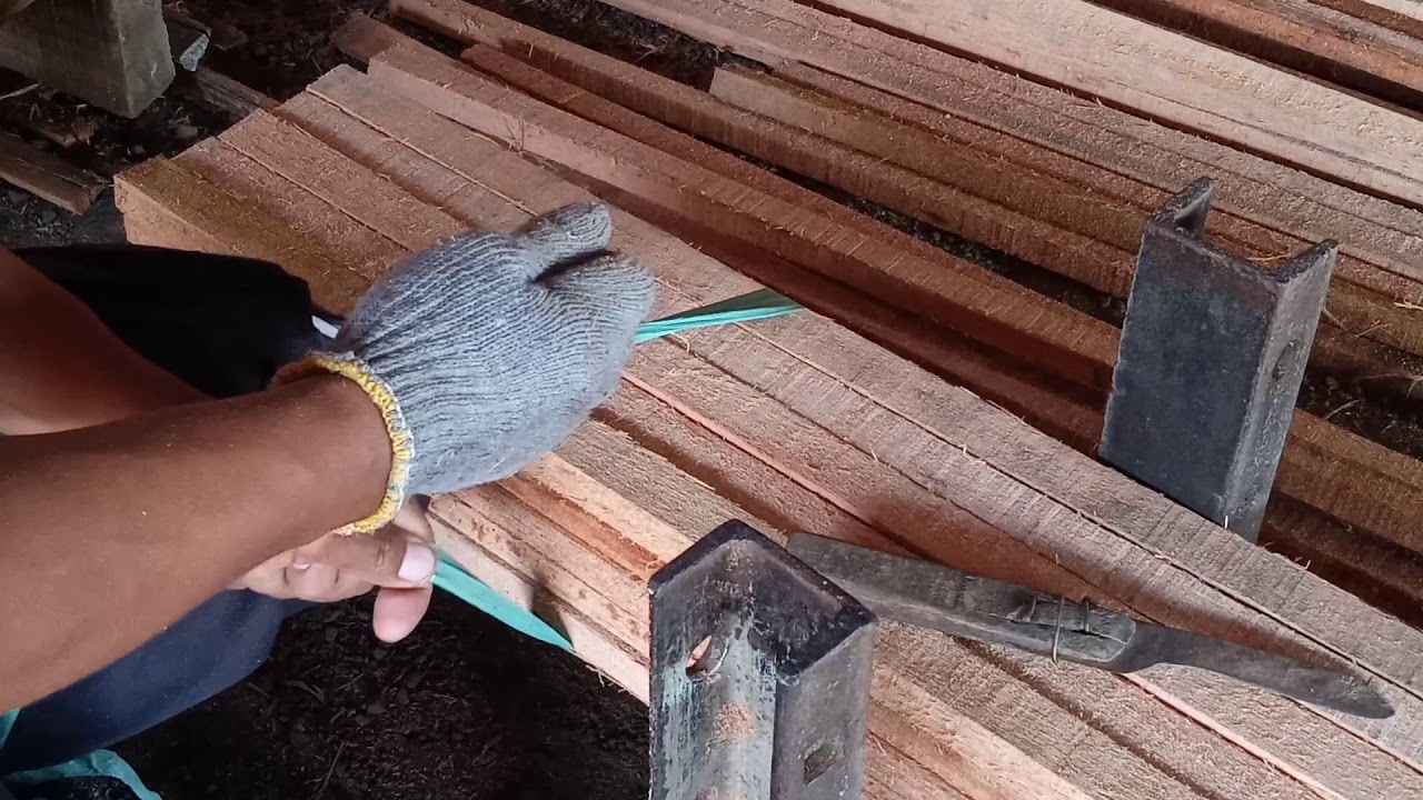 Cara mengikat kayu dengan tali rafia