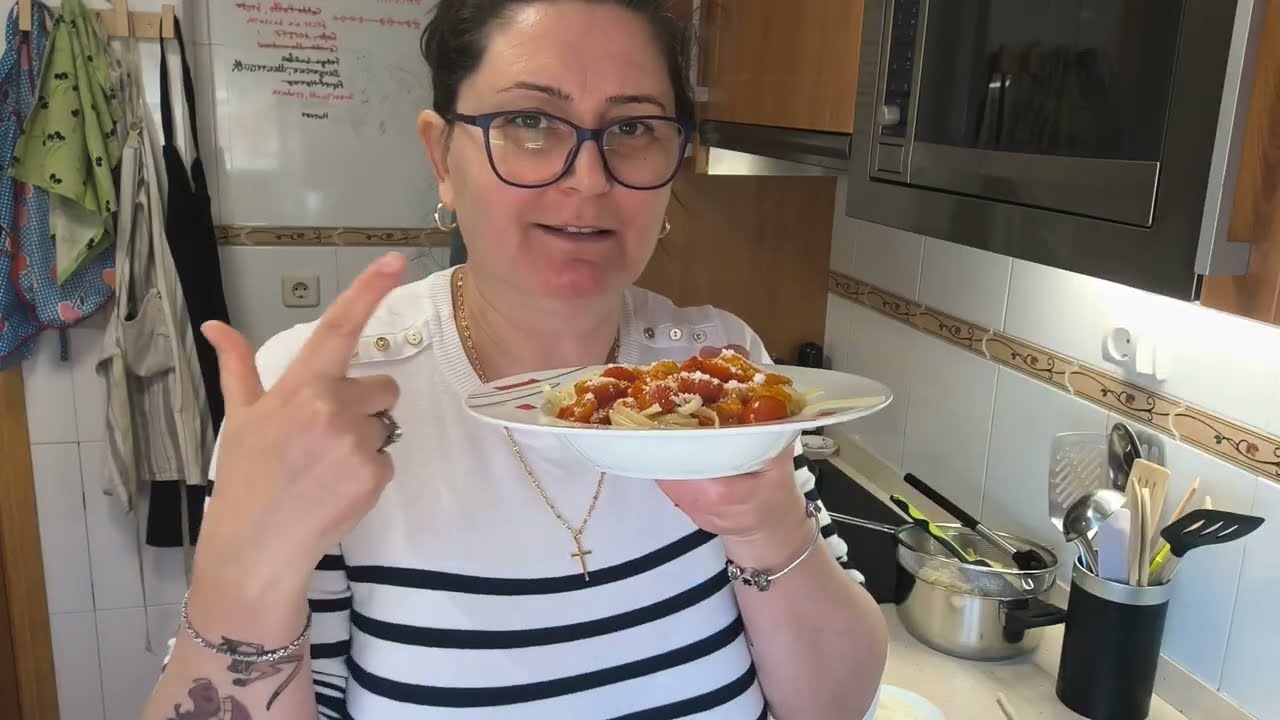 Tallarines con Langostinos y tomates chery,FELIZ DIA GENTE 🇷🇴🇪🇸