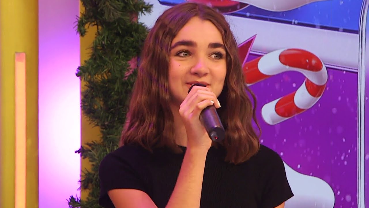 GU'LIVE - ANGELINA PASSE LE RÉVEILLON AVEC VOUS POUR VOUS CHANTER 
