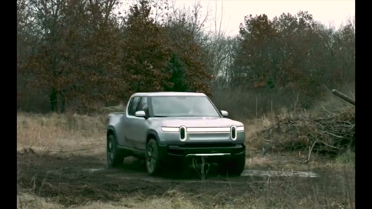 Tank Turn on the Rivian R1T