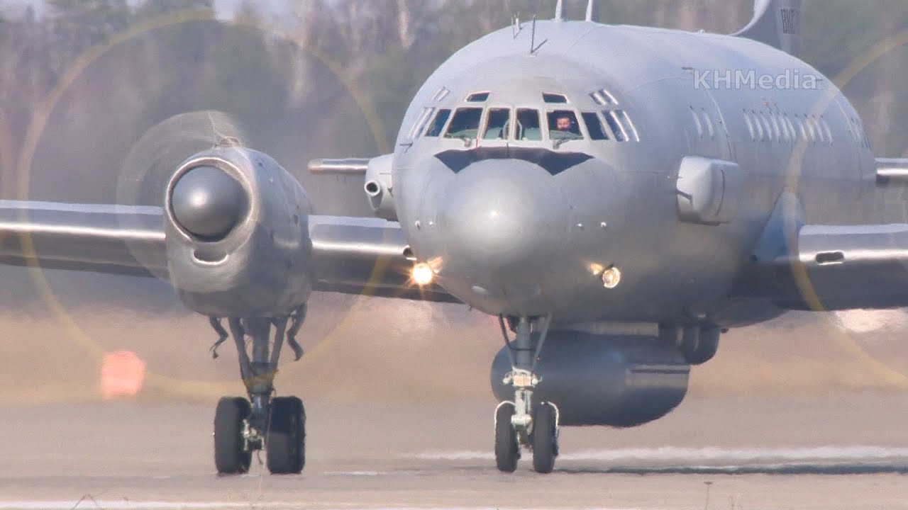 разведчик Ил-20М RF-93611
