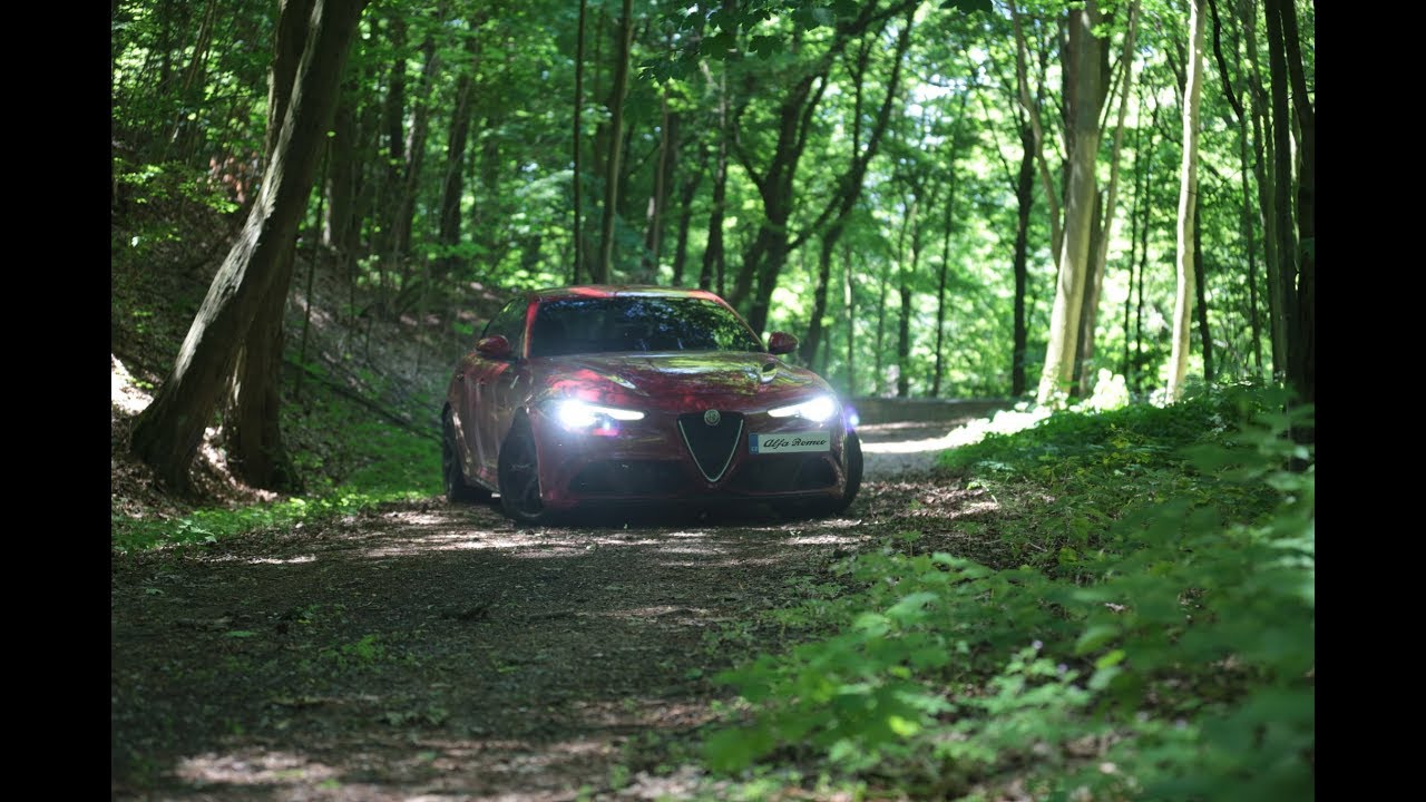 2017 Alfa Romeo Giulia Quadrifoglio / POV /// Race Mode