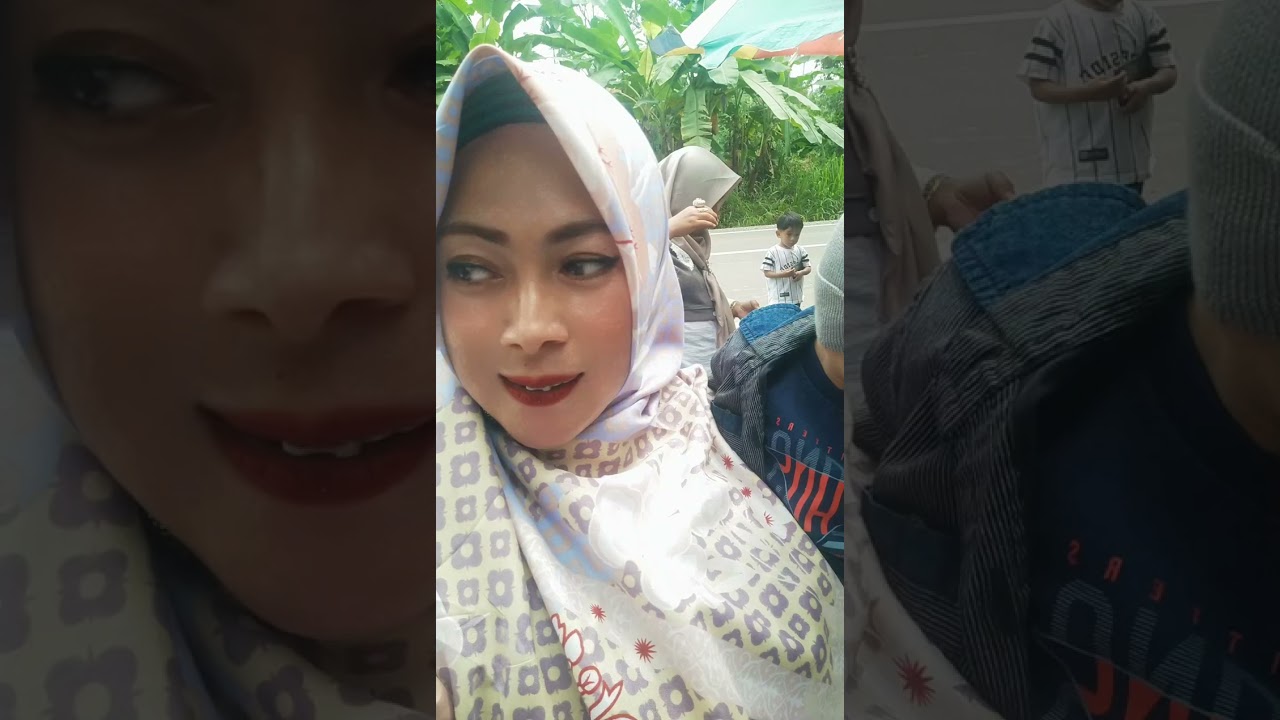 Borong durian sampai habis punya penjual nya, 2 mobil makan durian semua, Dedek Al juga, Masya Allah