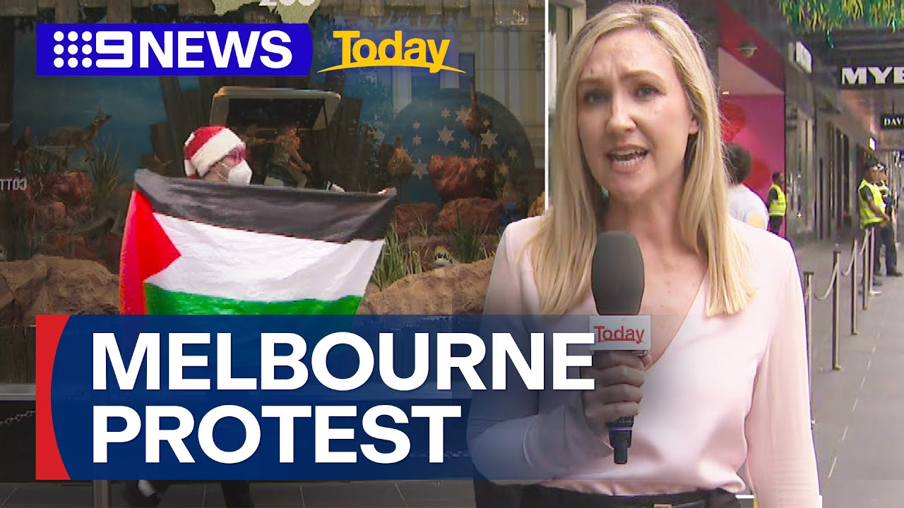 Protesters rallying outside Myer's Christmas windows despite cancelling plans | 9 News Australia