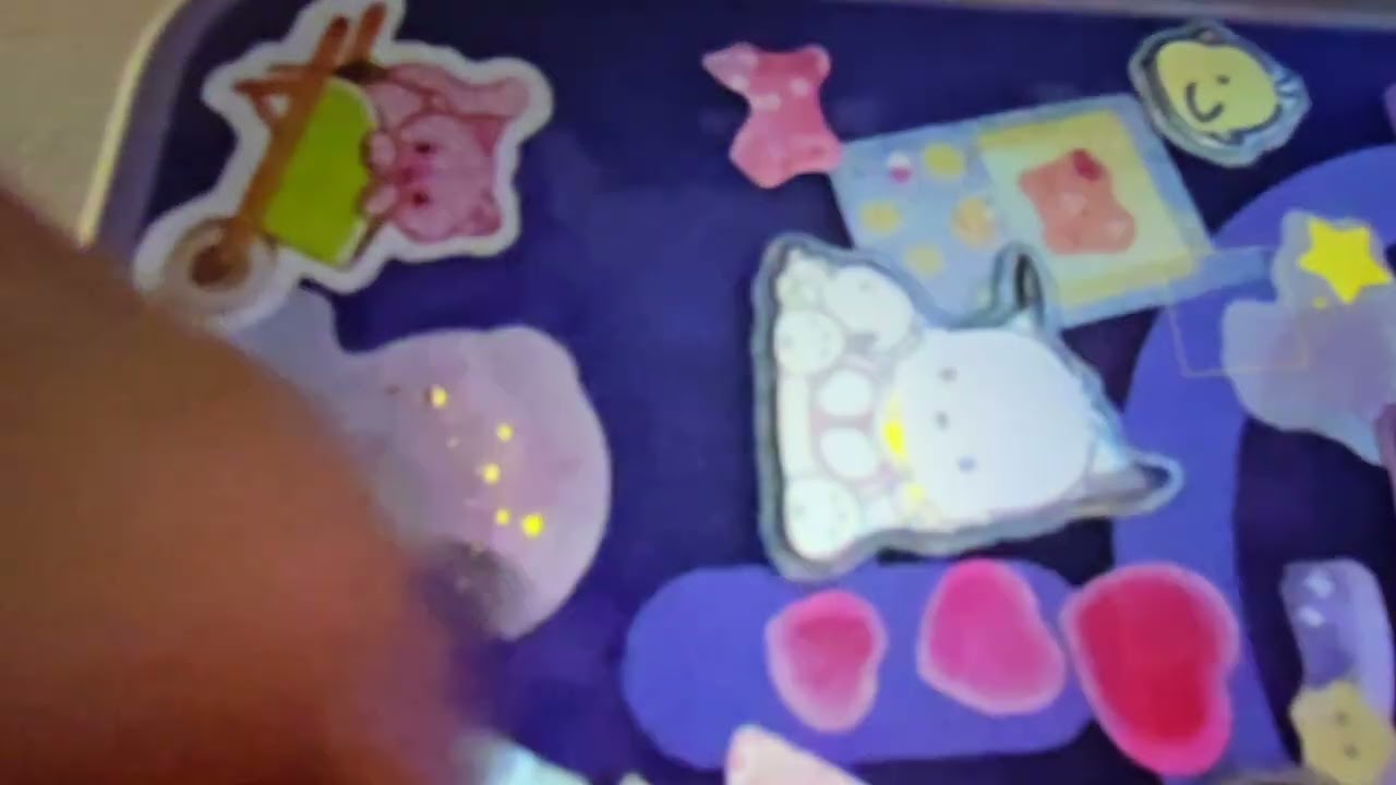 ASMR SCREEN MIRROR ( practicing new trigger, tapping & scratching )