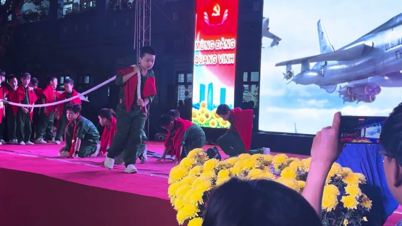 Đường lên phía trước- mừng Đảng mừng Xuân 2026