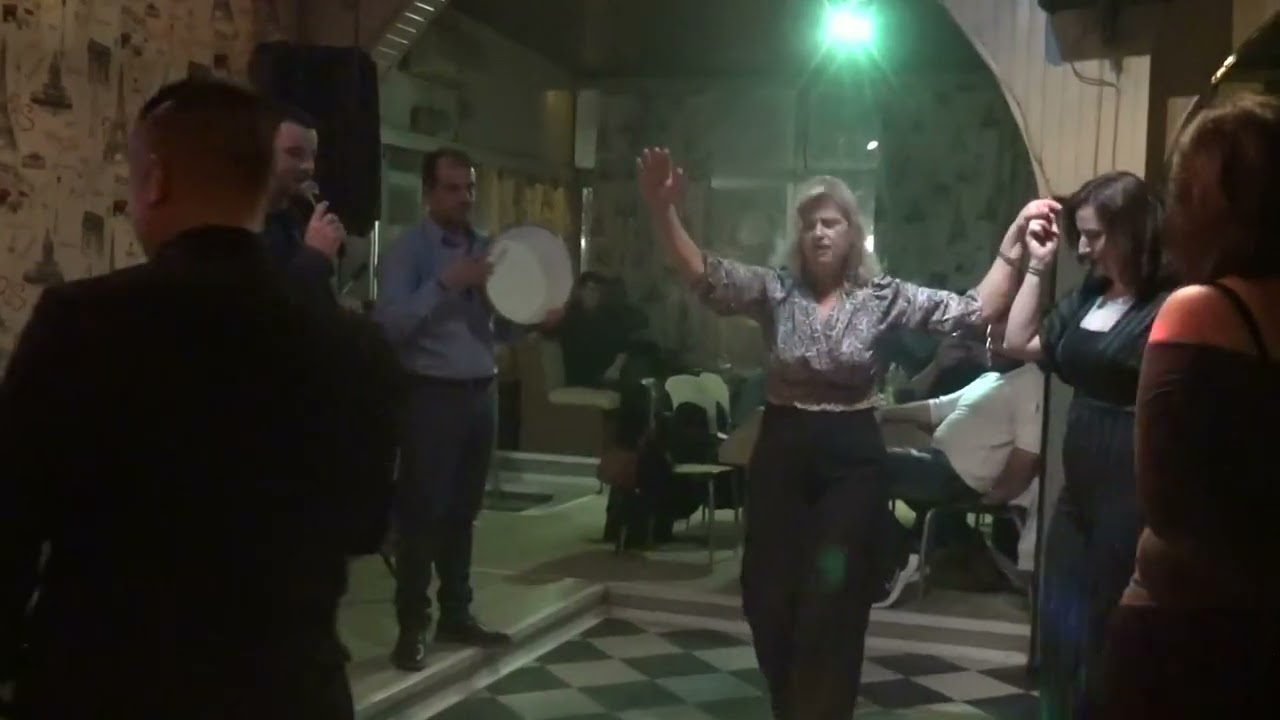 ΝΤΕΡΤΙΑ ΚΑΙ ΠΑΡΑΠΟΝΑ, ΣΠΥΡΟΣ ΠΑΠΠΑΣ, ΓΙΑΝΝΗΣ ΖΙΑΚΟΣ ΚΛΑΡΙΝΟ, ΠΡΑΙΤΩΡΙ ΕΛΑΣΣΟΝΑΣ, ΗΠΕΙΡΩΤΙΚΗ ΒΡΑΔΙΑ