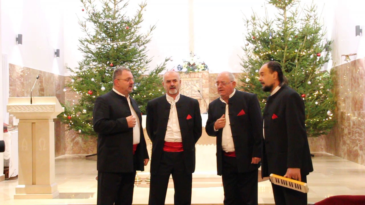 Klapa sv. Mihovil Proložac - Tri su kralja prišli Bogu veselimo se | Podbablje 2016.