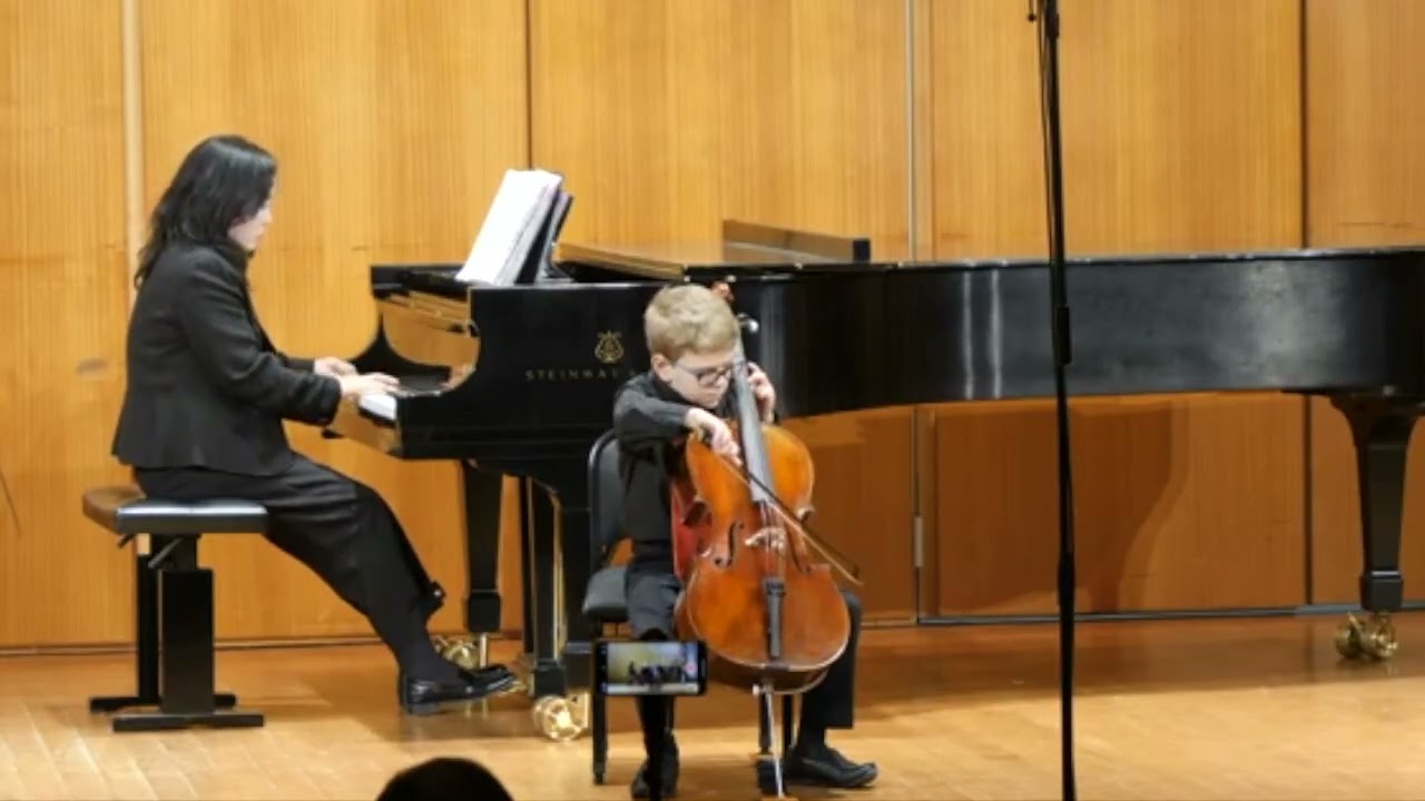 Oliver Leibowitz (age 8) Squire Tarantella (cello)
