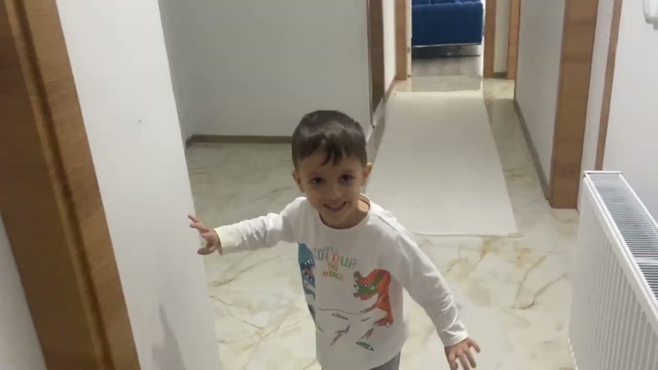 SAKLAMBAÇ OYNADIK HAZAL KIZDI OYNAMADI 😳#keşfet #youtube #shorts هل ستشترك؟