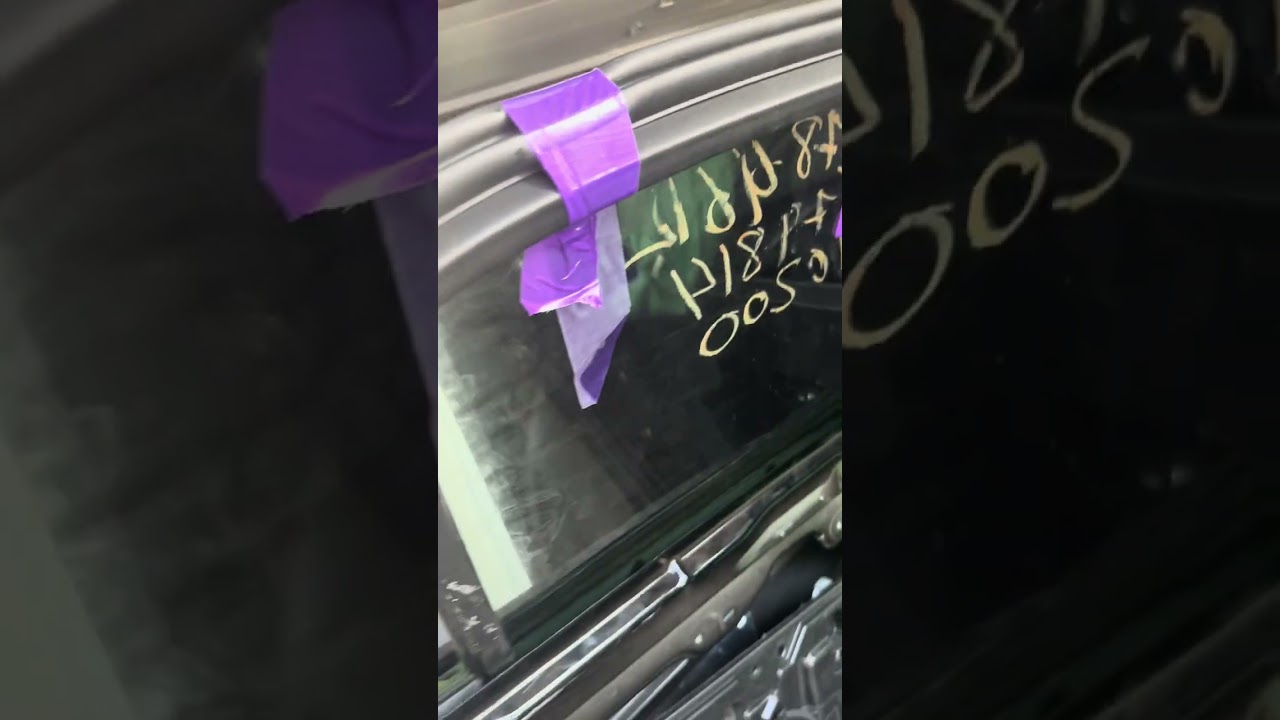 Replacing a rear window on 2011-2015 Chrysler 300. #chrysler #automobile #mopar