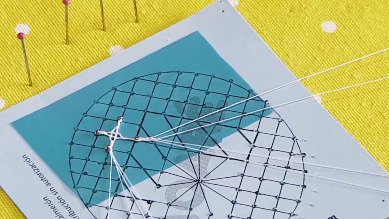 Punto Alpino - Fondo con Cruces de Trenzas Especial - Bolillotutorial Raquel M.Adsuar Bolillotuber
