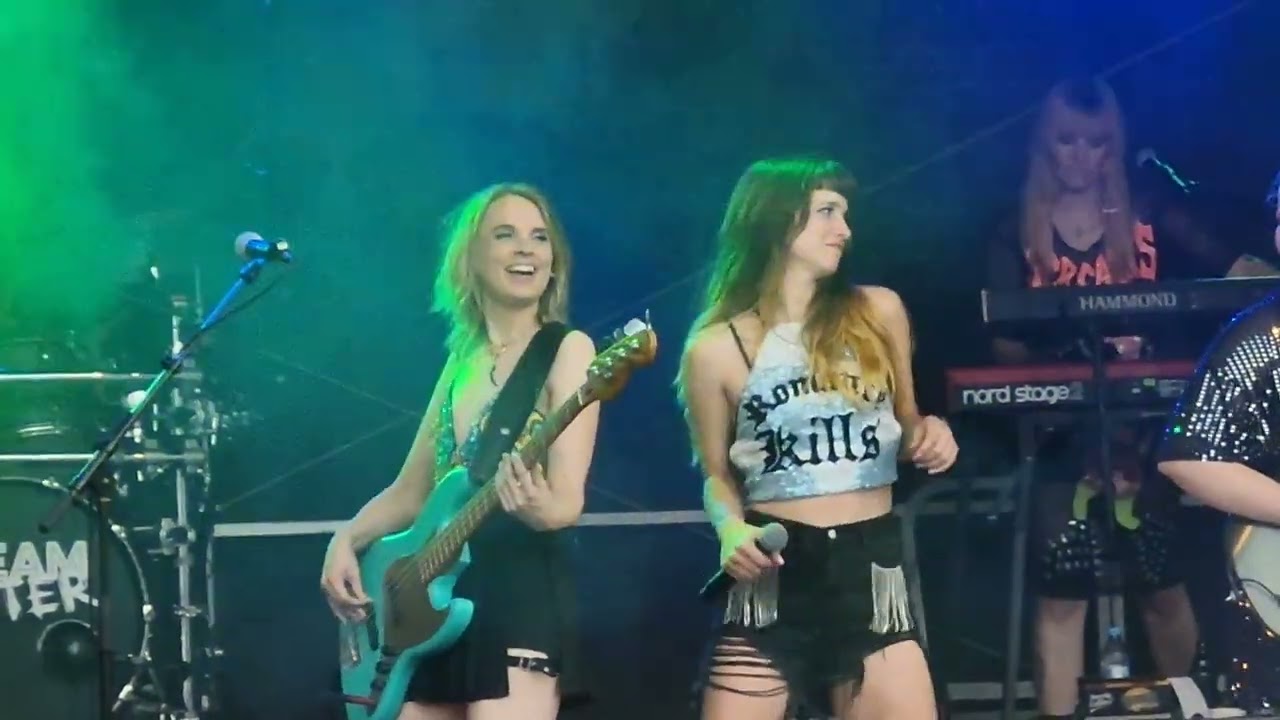 STEAM SISTER - Medley Thunderstuck, Livin' On A Prayer, I Was Made For Loving You, Born To Be Wild