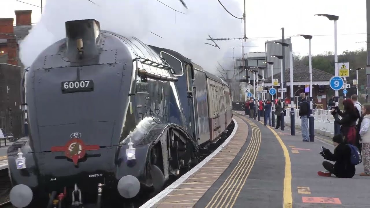 A4 60007 Sir Nigel Gresley Makes Up For Lost Time - Christmas White Rose - 18/11/25