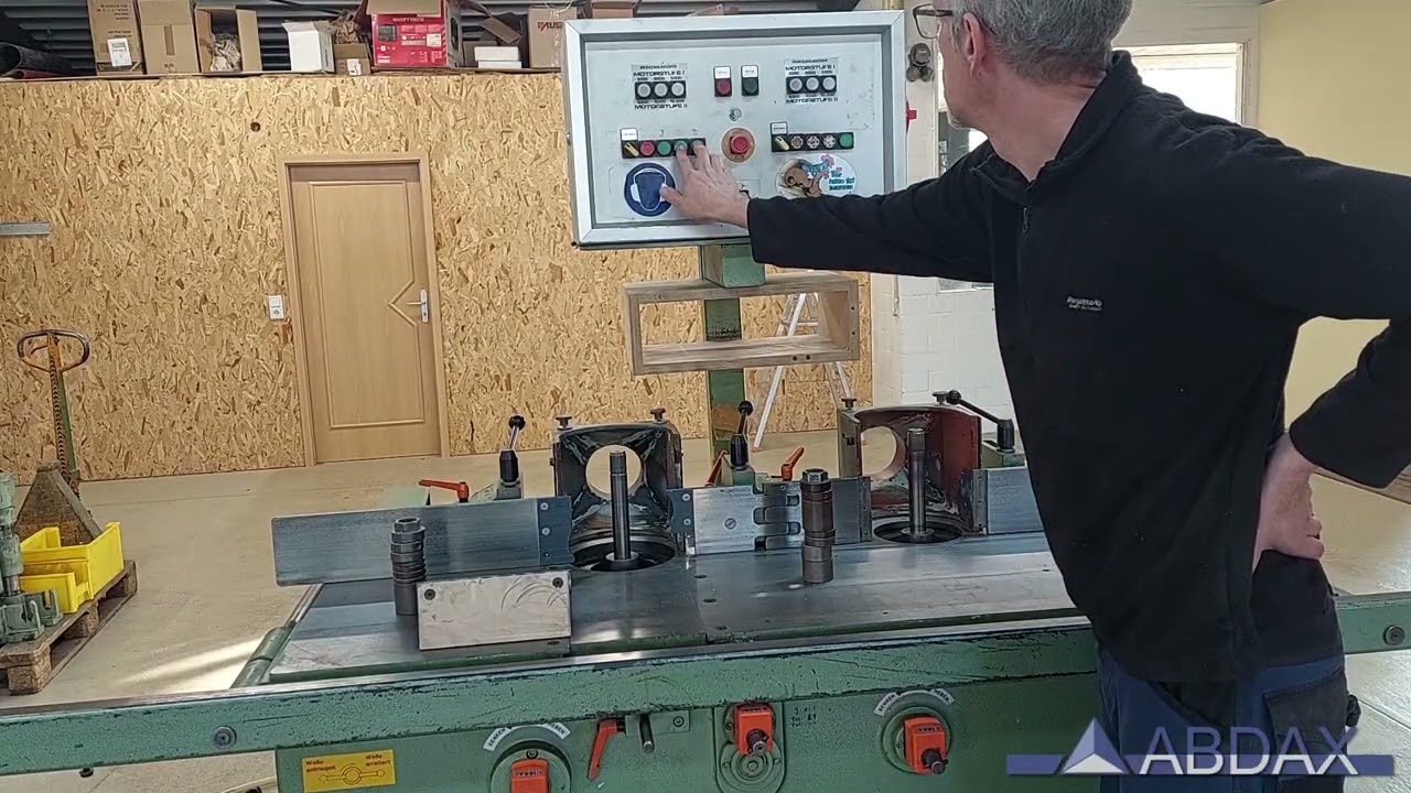 4732 Schneider Doppelspiindelfräse