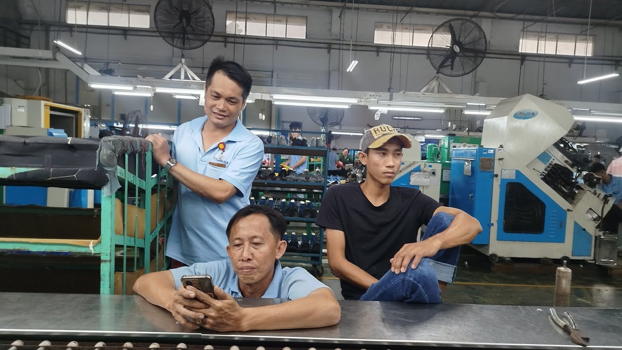 buổi tăng ca của những anh em công nhân