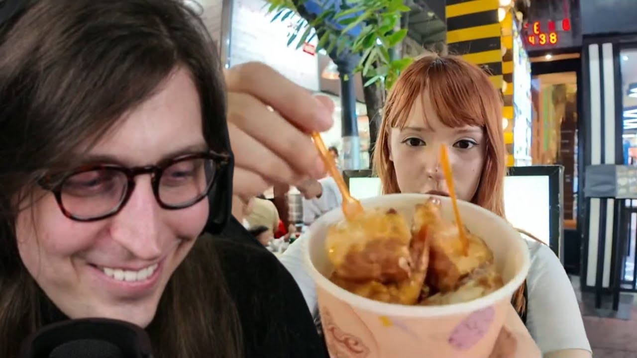 felca assistindo a prizza provando comidas na tailândia