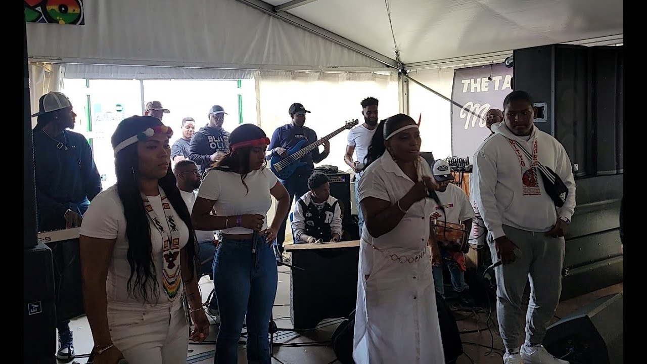 Shirityo Yare en So So Lobi tijdens Kwaku Summer Festival op 22 juli 2023