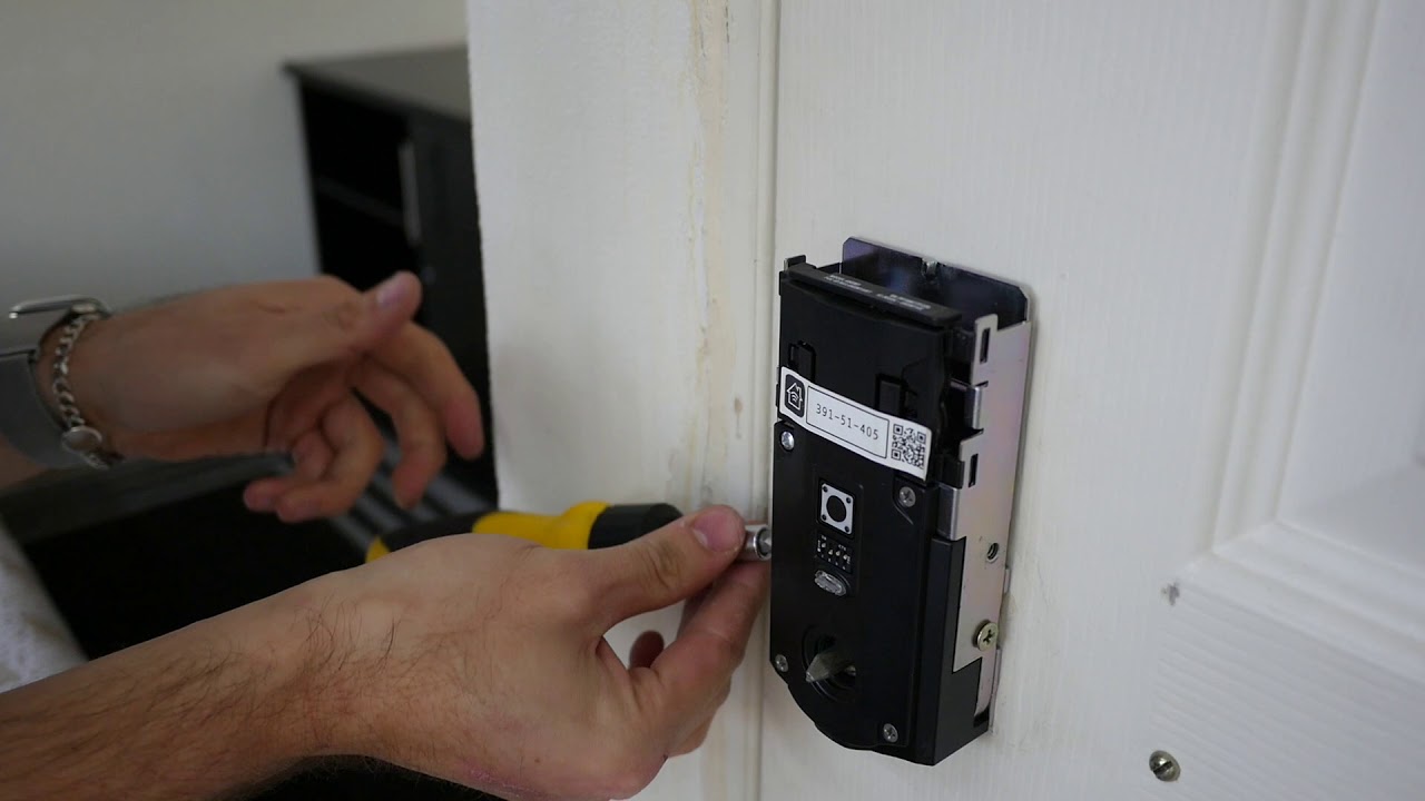 ¿Cual es la mejor Cerradura inteligente? Kwikset Premis vs August Español