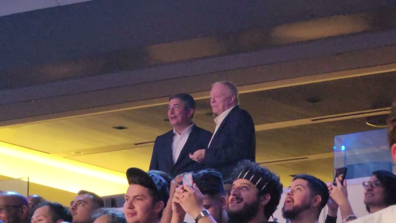 Jerry Jones Watching WrestleMania 38 Main Event at AT&T Stadium