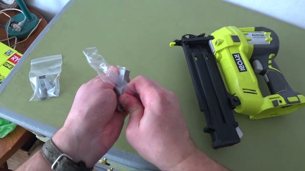НЕЙЛЕР Аккумуляторный гвоздезабиватель Ryobi ONE+ R18N18G0 5133002093 ЗА 11тр.
